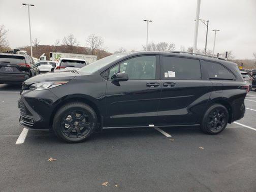 2026 Toyota Sienna Woodland Edition