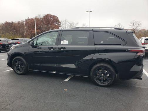 2026 Toyota Sienna Woodland Edition