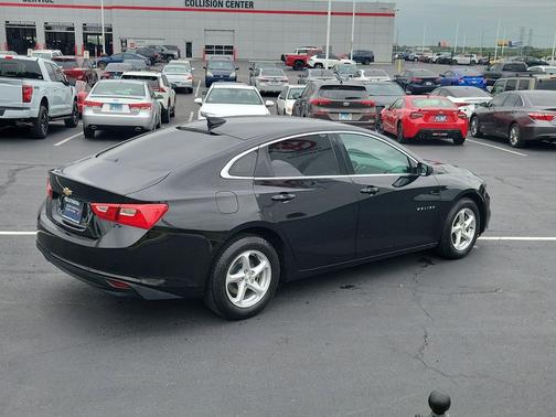 Mosaic Black Metallic 2018 Chevrolet Malibu 1LS