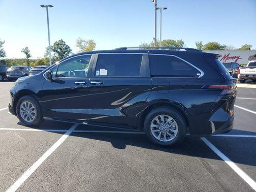 2025 Toyota Sienna XLE 7 Passenger