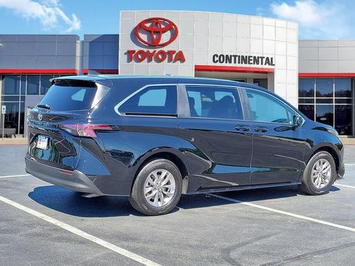 Midnight Black Metallic 2026 Toyota Sienna LE