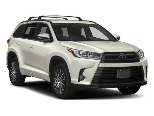 Predawn Gray Mica 2018 Toyota Highlander SE