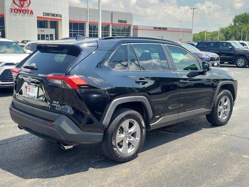 2022 Toyota RAV4 Hybrid XLE