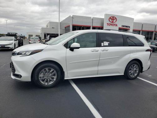 2025 Toyota Sienna XLE 7 Passenger