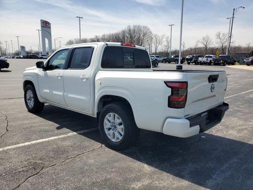 2022 Nissan Frontier SV