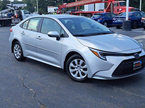 2025 Toyota Corolla Hybrid LE