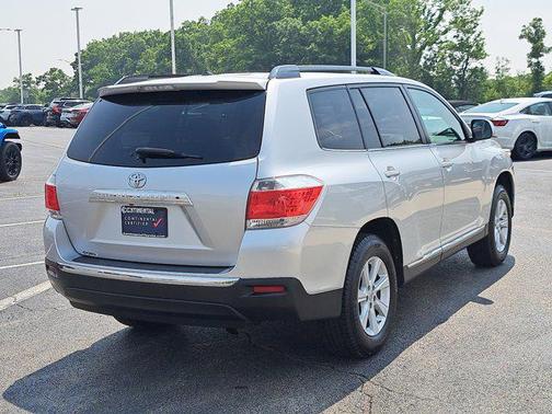 2012 Toyota Highlander SE
