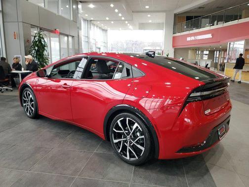 2025 Toyota Prius L