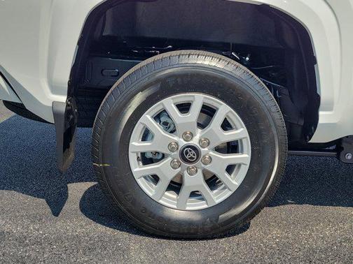 2025 Toyota Tacoma SR5