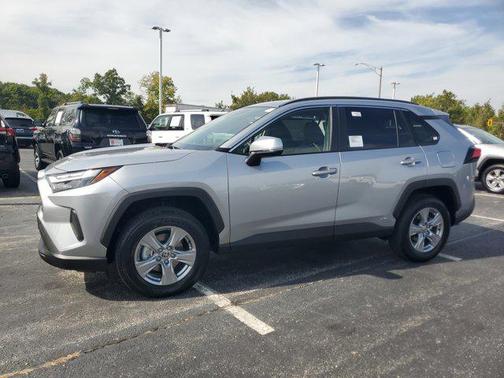 2025 Toyota RAV4 Hybrid XLE