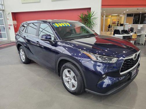 2025 Toyota Highlander LE