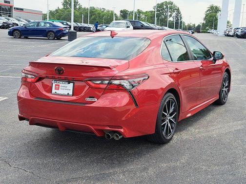2022 Toyota Camry SE