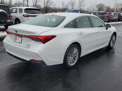 2021 Toyota Avalon Hybrid Limited