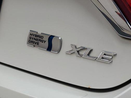 2017 Toyota Camry Hybrid XLE