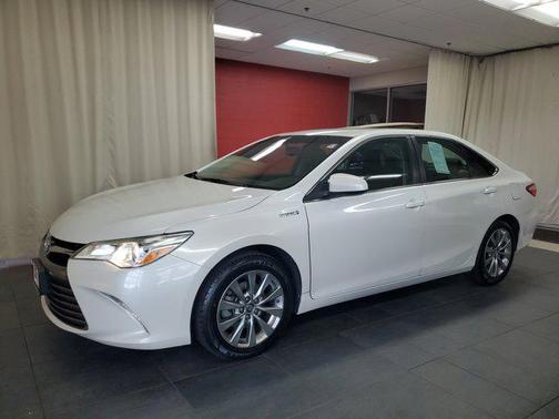 2017 Toyota Camry Hybrid XLE