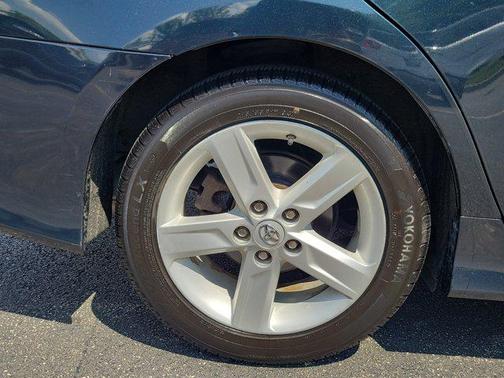 2014 Toyota Camry Hybrid SE Limited Edition