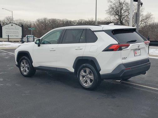 2022 Toyota RAV4 XLE