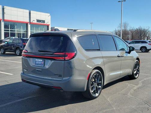 2025 Chrysler Pacifica Limited