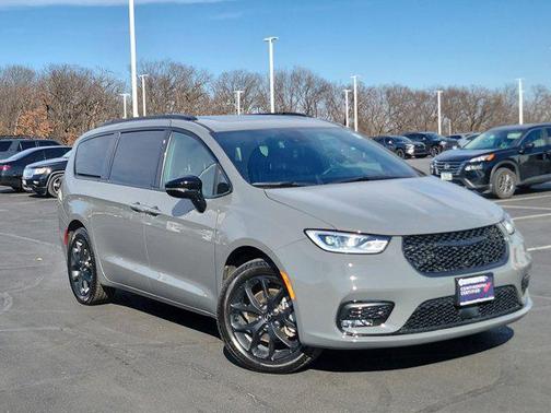 2025 Chrysler Pacifica Limited