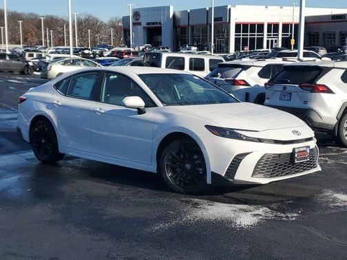 2026 Toyota Camry SE