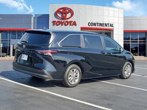 Midnight Black Metallic 2026 Toyota Sienna LE