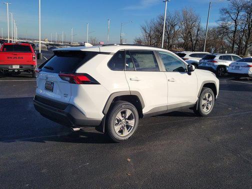 2025 Toyota RAV4 XLE