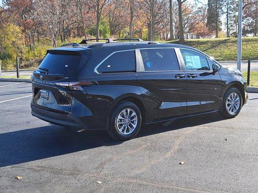 2026 Toyota Sienna LE