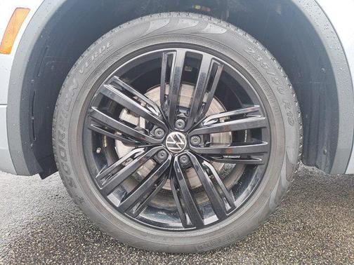 2022 Volkswagen Tiguan 2.0T SE R-Line Black 4MOTION