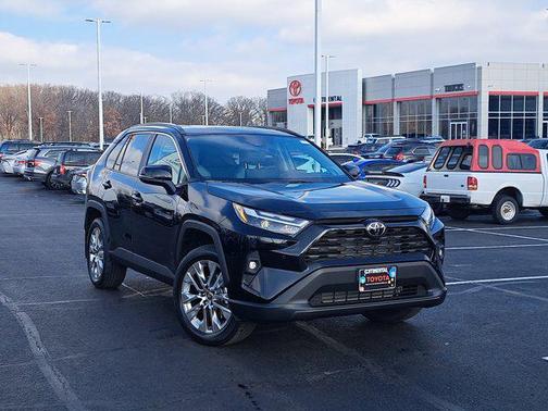 2025 Toyota RAV4 XLE Premium