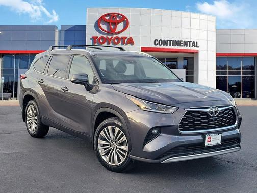 Magnetic Gray Metallic 2021 Toyota Highlander Platinum