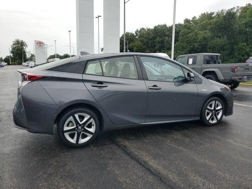 2017 Toyota Prius Four Touring