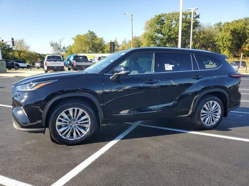 2025 Toyota Highlander Platinum