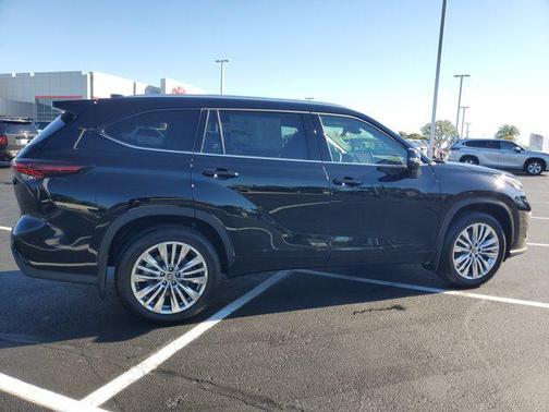 2025 Toyota Highlander Platinum