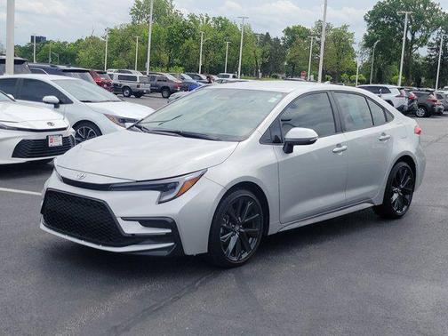 Classic Silver Metallic 2025 Toyota Corolla SE