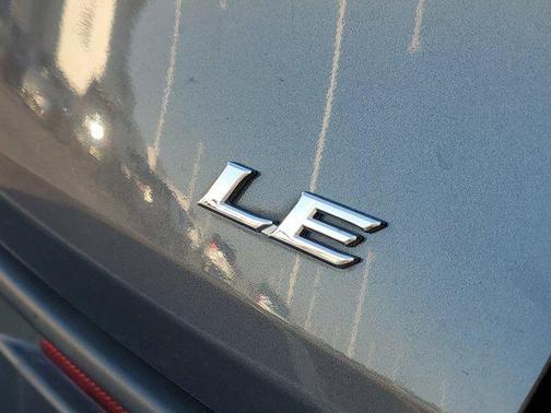 2025 Toyota Sienna LE
