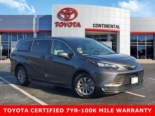 2025 Toyota Sienna LE