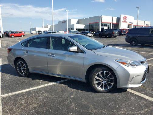 2018 Toyota Avalon XLE