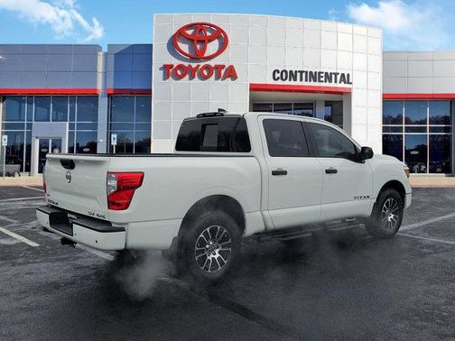 2023 Nissan Titan SV