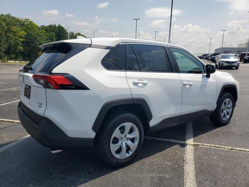 2025 Toyota RAV4 LE