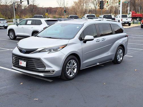 2021 Toyota Sienna Platinum
