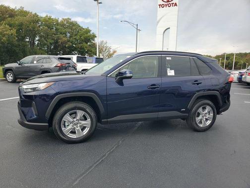 2025 Toyota RAV4 Hybrid XLE