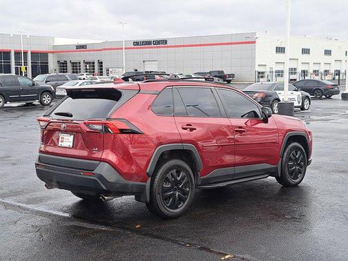 2020 Toyota RAV4 LE