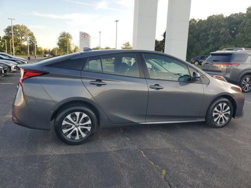2021 Toyota Prius LE