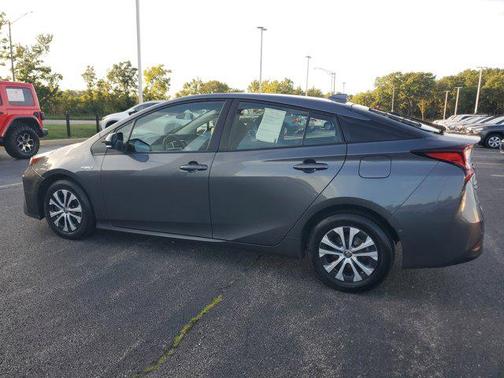 2021 Toyota Prius LE