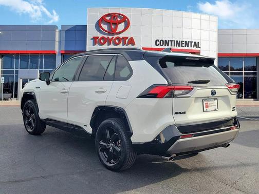 Blizzard Pearl/Midnight Black Metallic 2021 Toyota RAV4 Hybrid SE