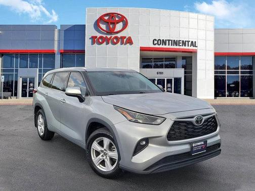 Celestial Silver Metallic 2022 Toyota Highlander LE
