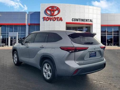 Celestial Silver Metallic 2022 Toyota Highlander LE