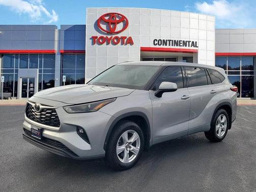 Celestial Silver Metallic 2022 Toyota Highlander LE