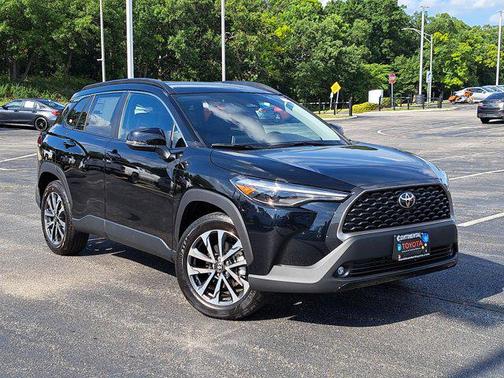 2025 Toyota Corolla Cross XLE
