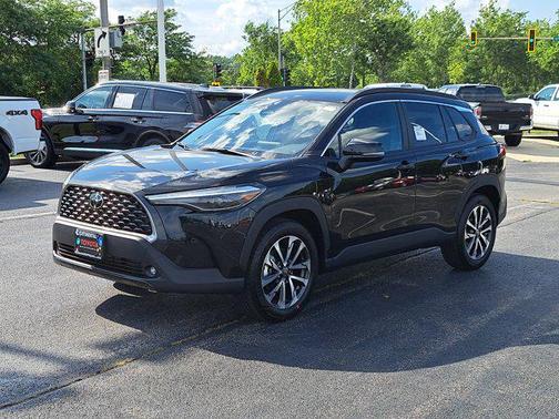 2025 Toyota Corolla Cross XLE